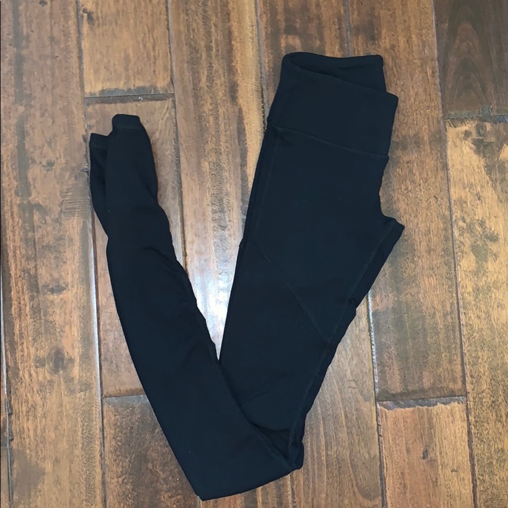 EUC alo goddess leggings